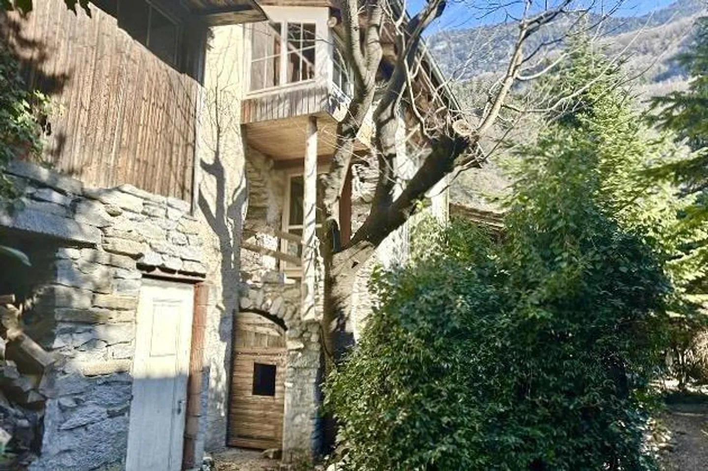 Trois parties de maison avec grand jardin - Photo 8 sur 49