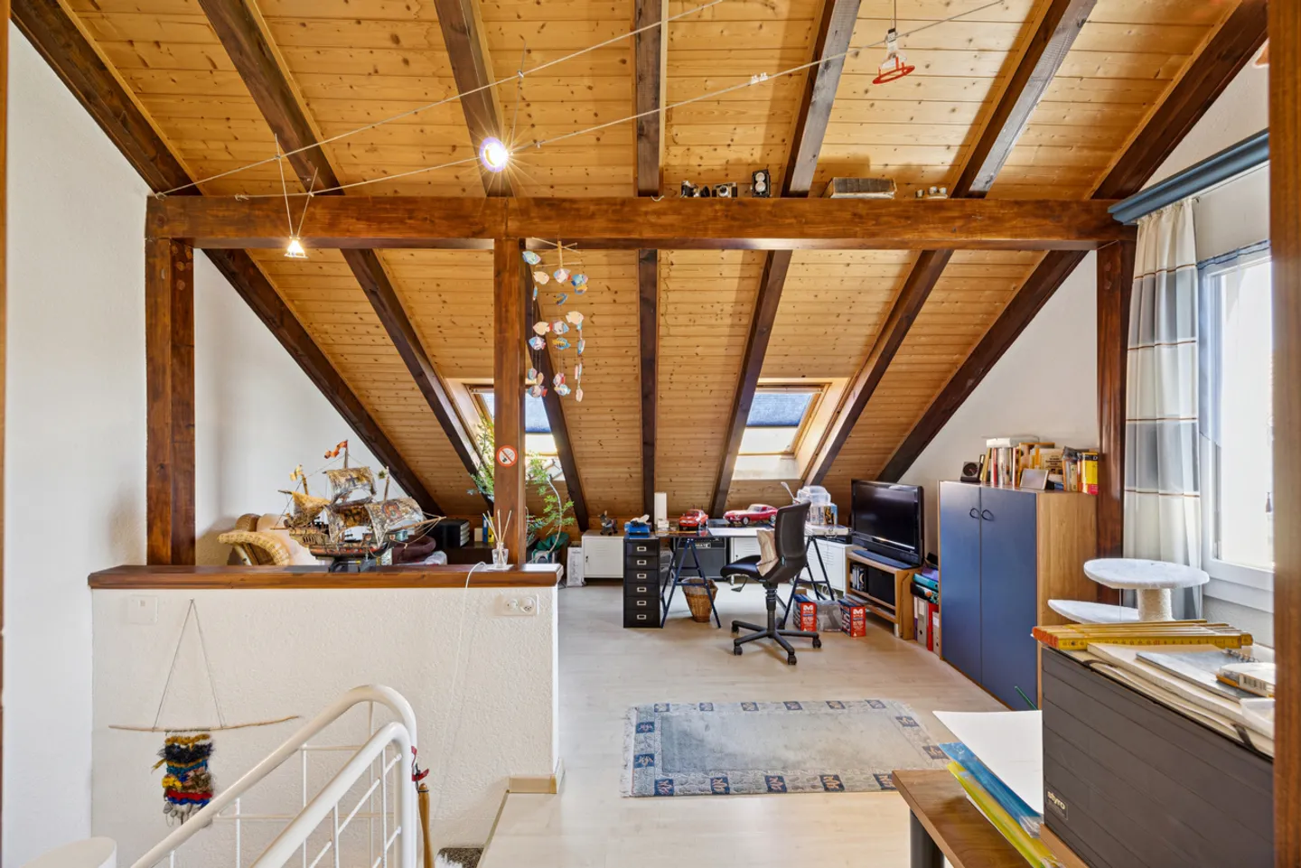 Row house for sale - Photo 12 of 14