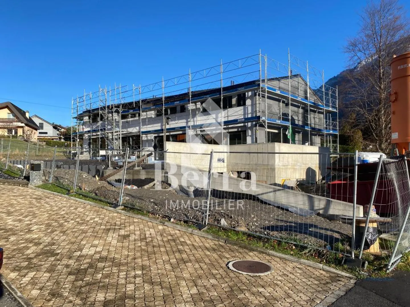 EVIONNAZ - Spaziosa villa a schiera di 4,5 locali con seminterrato - Foto 2 di 13