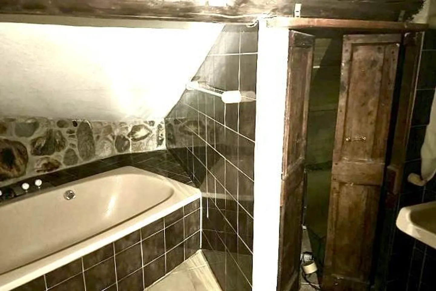 Trois parties de maison avec grand jardin - Photo 33 sur 49