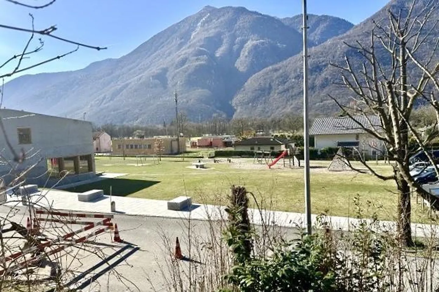 Trois parties de maison avec grand jardin - Photo 44 sur 49