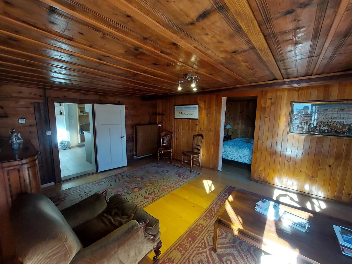 Charmante teilweise renovierte Wohnung im Herzen des Dorfes Lens - Foto 3 von 8