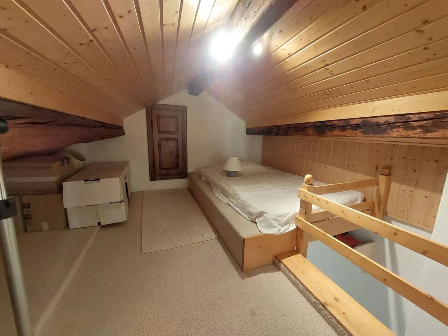 Charmante teilweise renovierte Wohnung im Herzen des Dorfes Lens - Foto 6 von 8