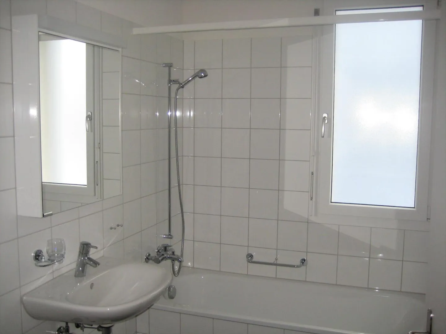 Appartement ensoleillé avec coin jardin - Photo 4 sur 6