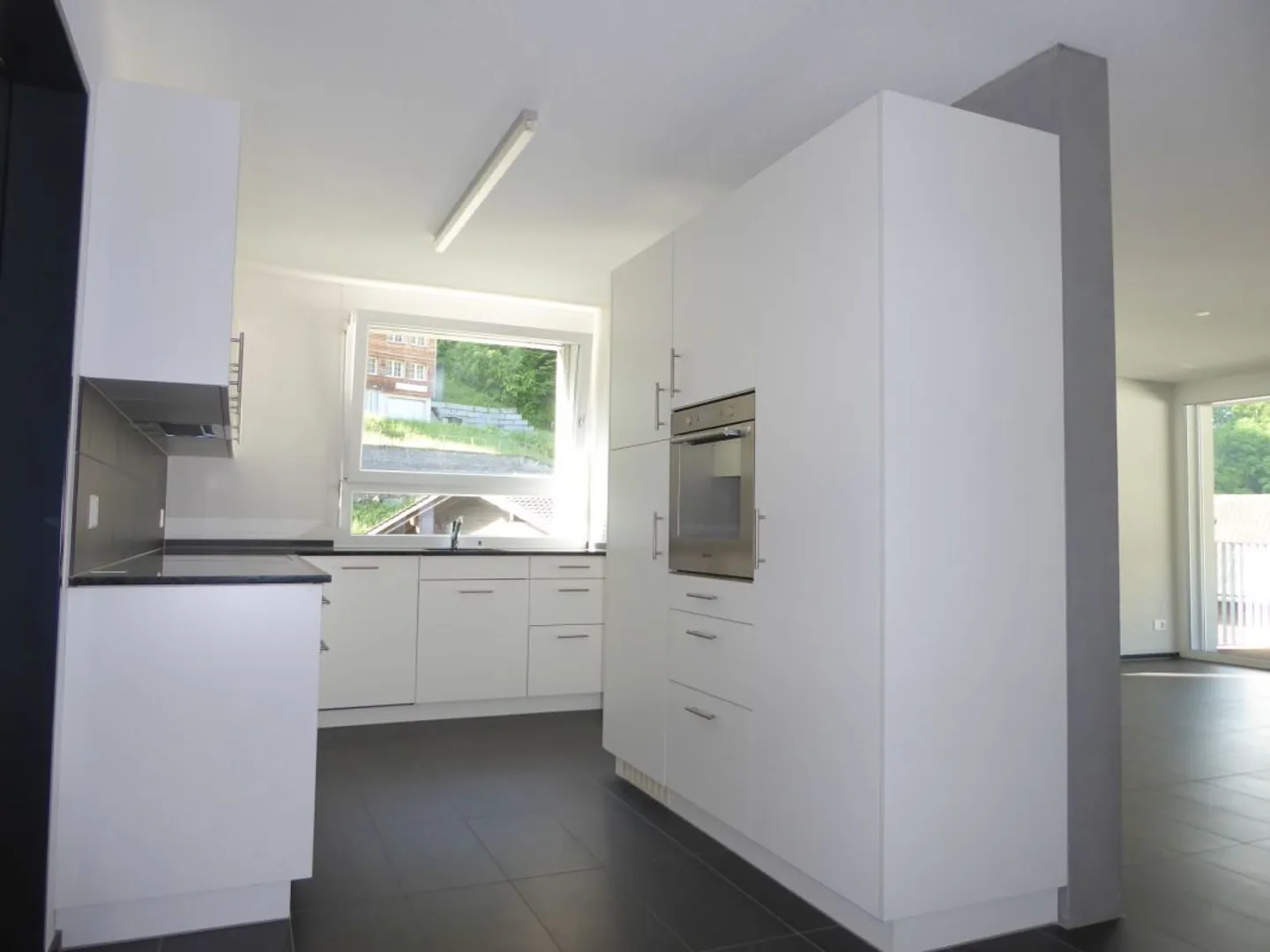 Appartement moderne 3 1/2 pièces avec grand balcon - Photo 9 sur 15