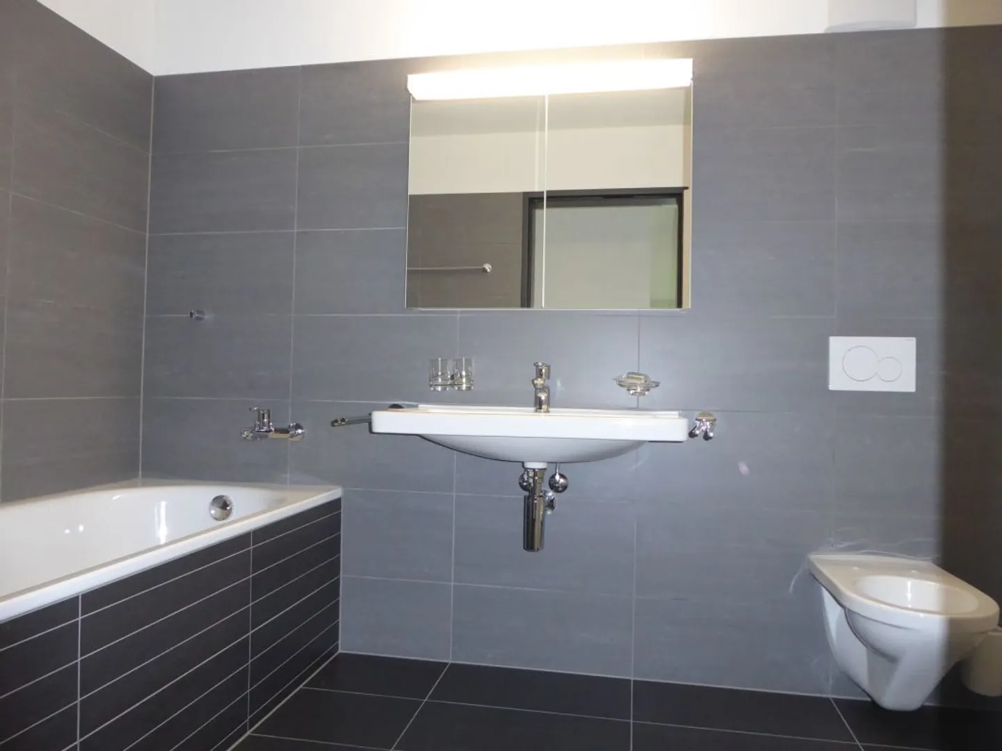 Appartement moderne 3 1/2 pièces avec grand balcon - Photo 12 sur 15