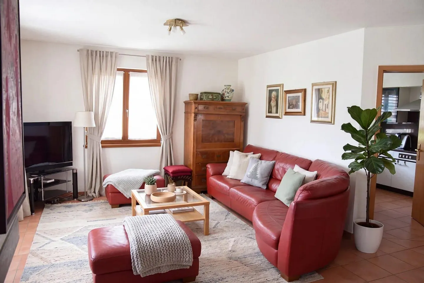 5,5-Zimmer-Haus mit separater Wohnung und großem Garten - Foto 6 von 13