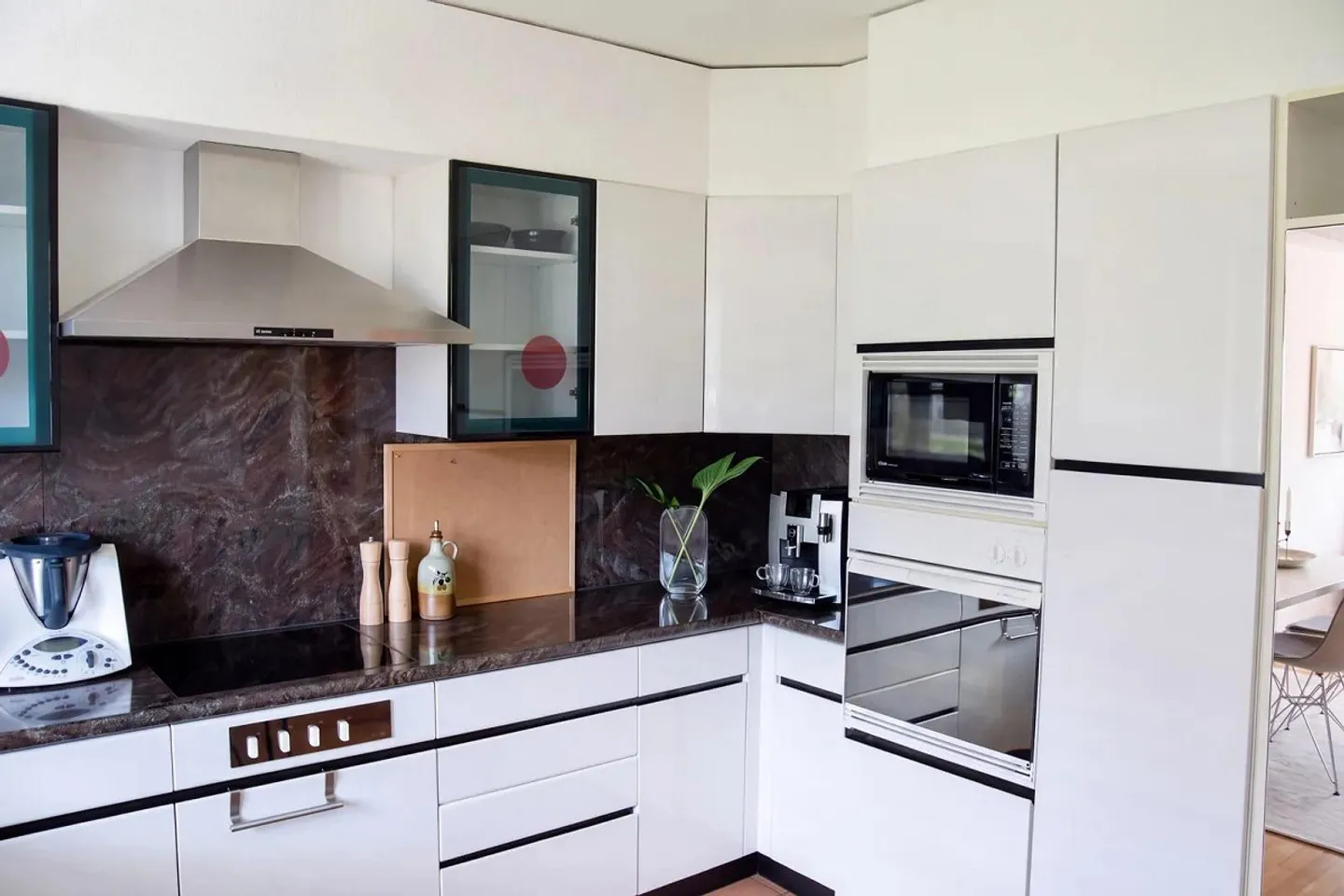 5,5-Zimmer-Haus mit separater Wohnung und großem Garten - Foto 8 von 13
