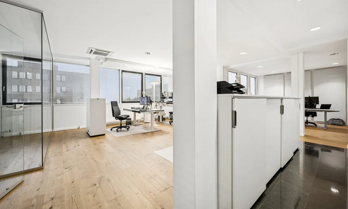 Stilvolles Büro mit Bergblick - Foto 4 von 7