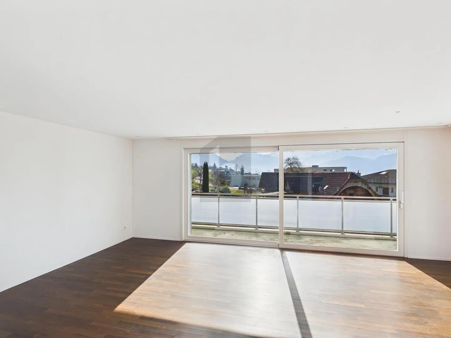 Stilvolle Wohnung mit Bergblick - Foto 3 von 6