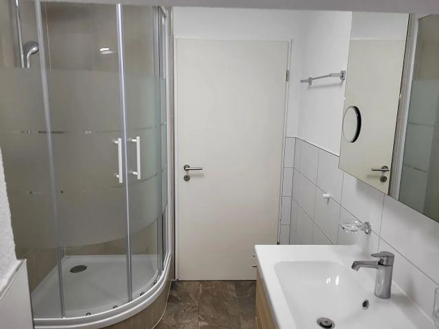 Appartement de 2,5 pièces au rez-de-chaussée avec patio - Photo 6 sur 6