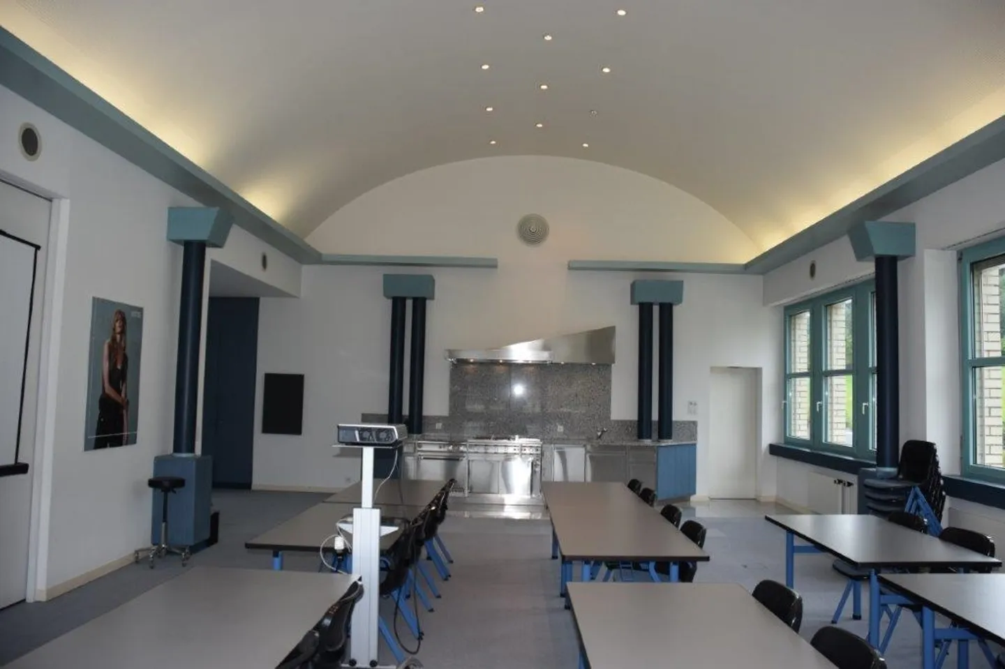 Subaffittuario o investitore locale per eventi, studio fotografico, atelier, esposizione - Foto 11 di 16