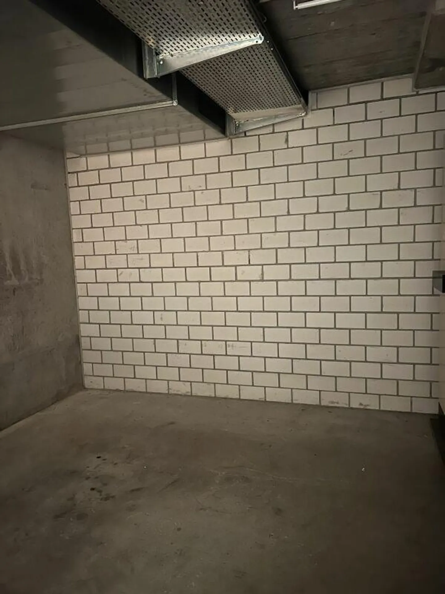 57 m² storage space for rent in Bern-Bümpliz - Photo 2 of 4