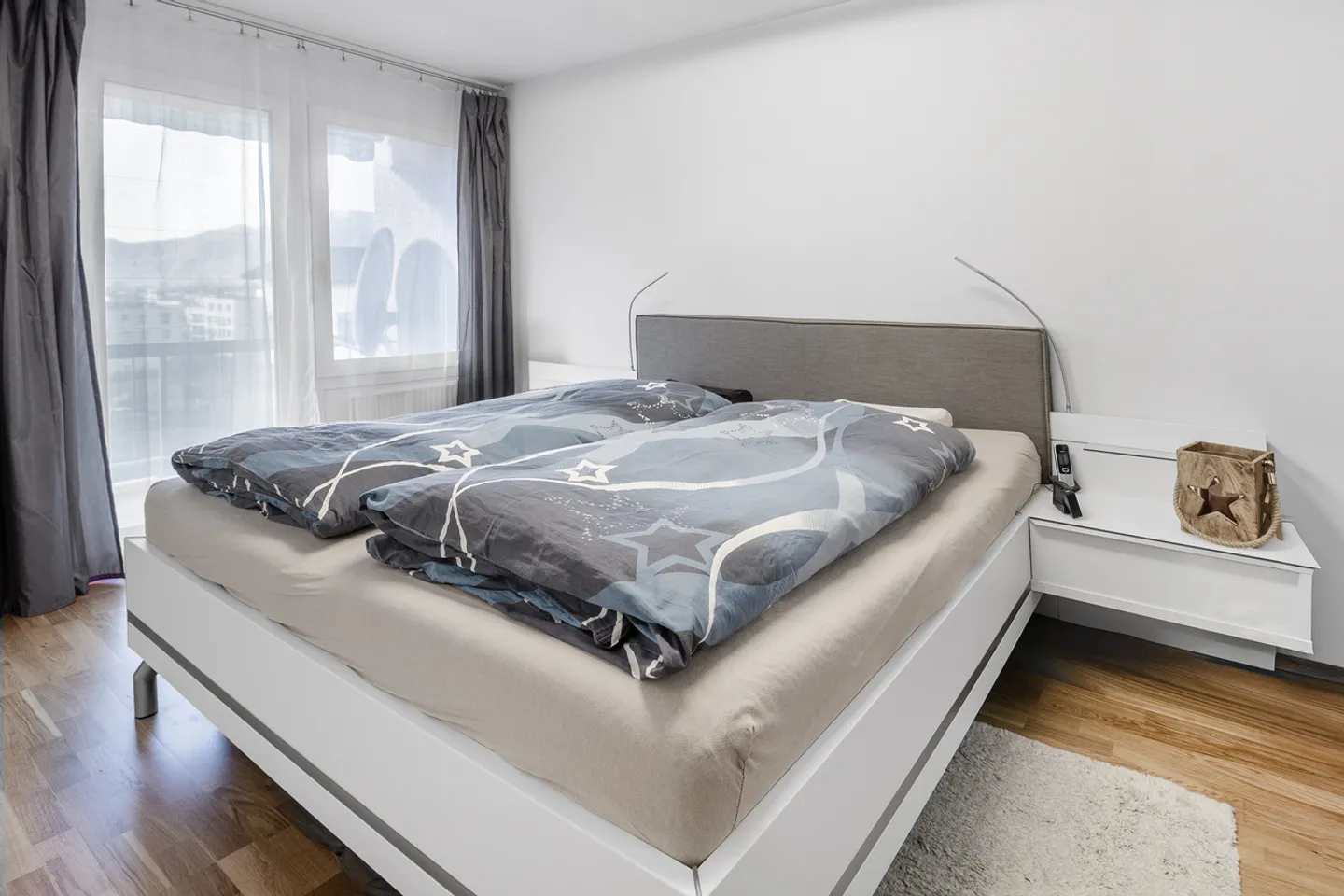 Casa angolare con giardino privato e piscina condivisa - Foto 6 di 11