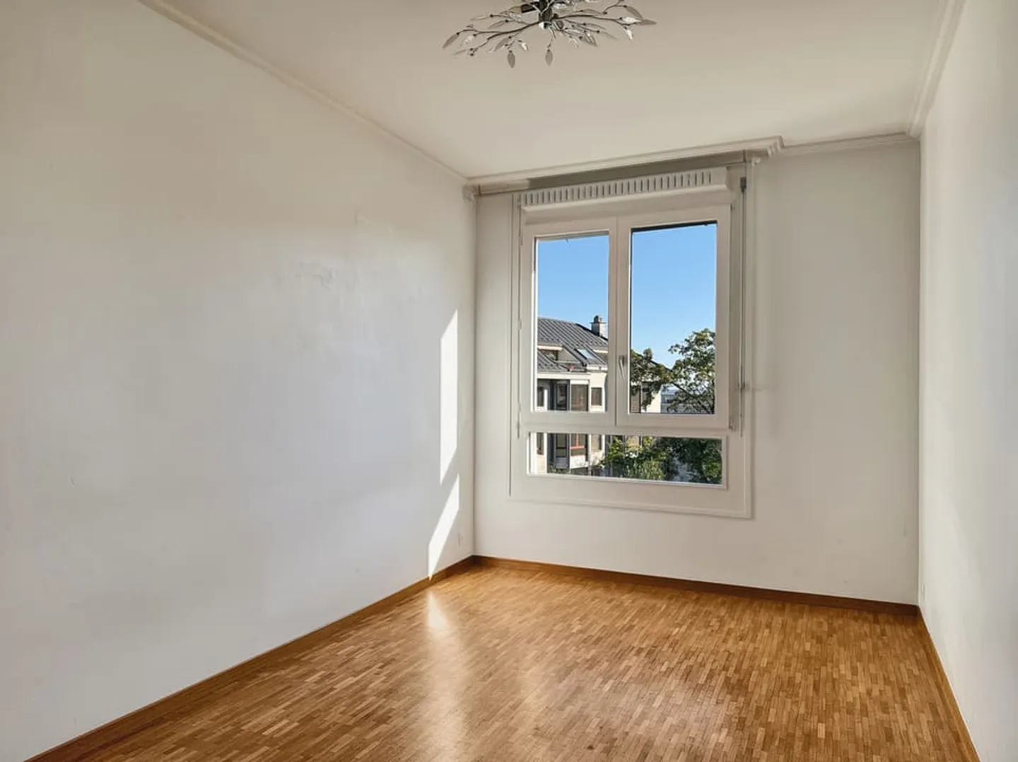 SPACIOUS AND BRIGHT APARTMENT IN THE HEART OF VERSOIX - Photo 7 of 10