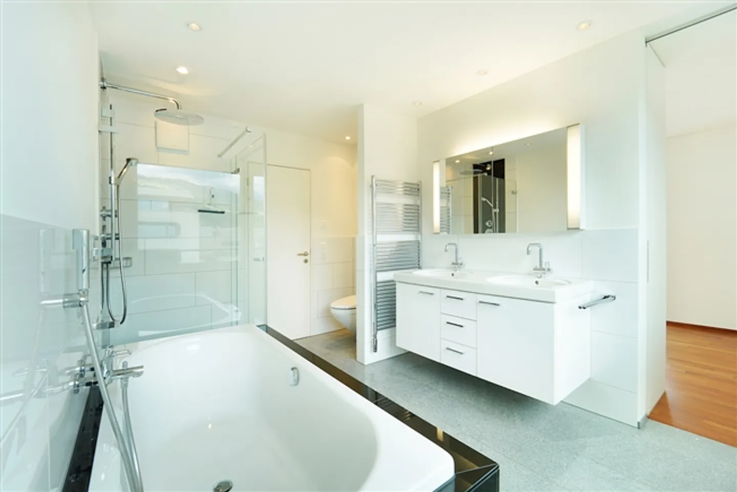 «Luxus-Terrassen-Attikawohnung mit Seesicht» - Foto 9 von 11