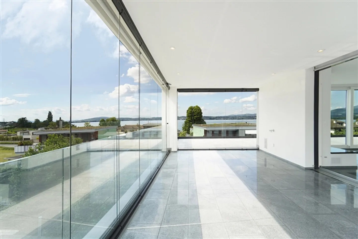 «Luxus-Terrassen-Attikawohnung mit Seesicht» - Foto 10 von 11