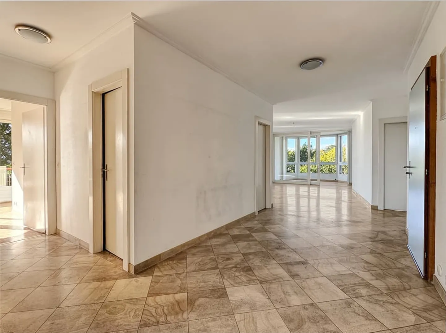 SPACIOUS AND BRIGHT APARTMENT IN THE HEART OF VERSOIX - Photo 9 of 10