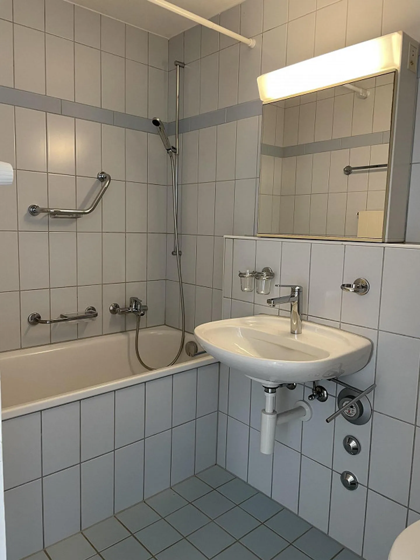 Appartamento di 3 stanze tranquillo con balcone - Foto 8 di 8