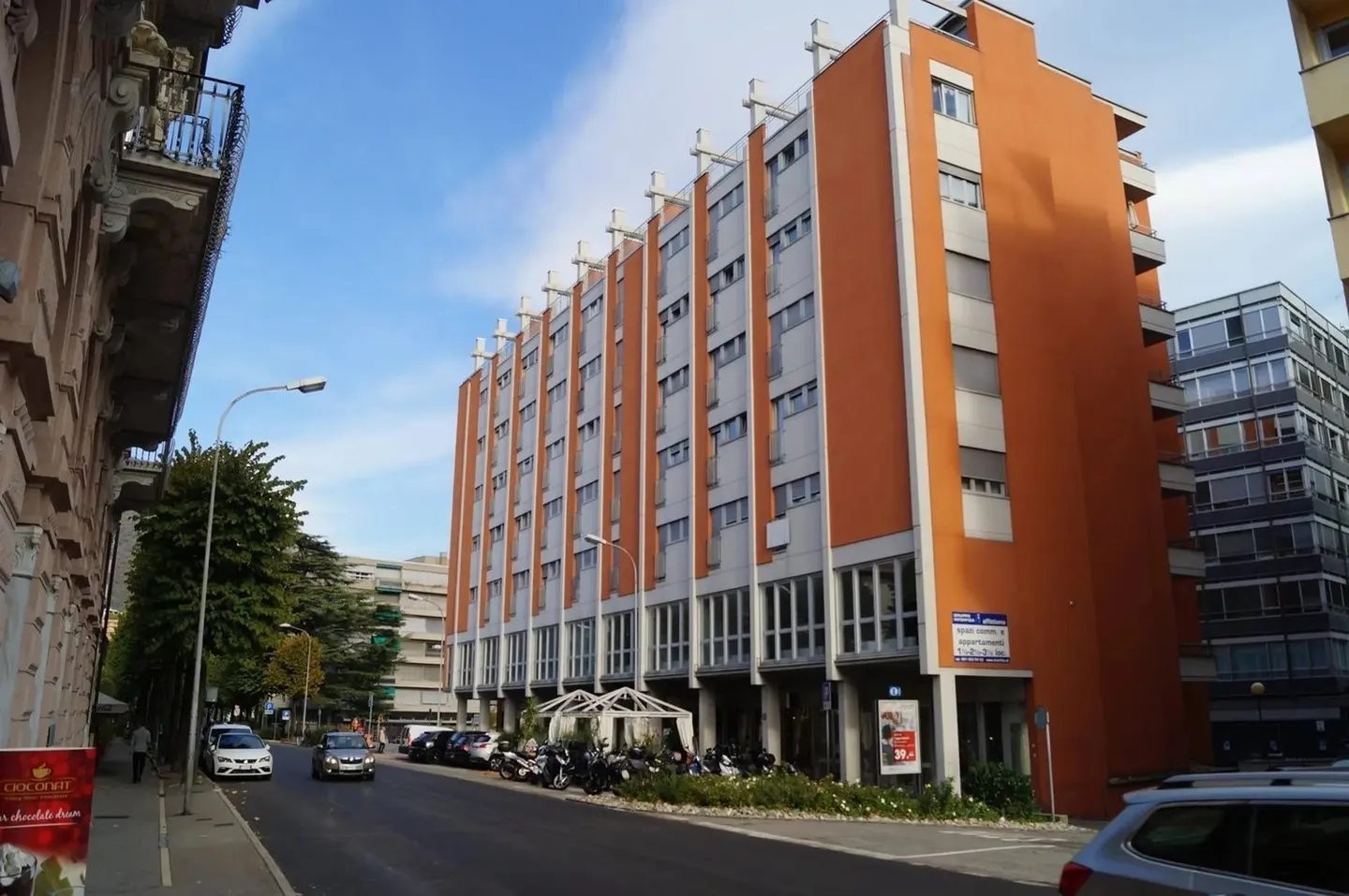 Locaux commerciaux lumineux à louer au premier étage dans un excellent emplacement central à Chiasso - Photo 6 sur 6