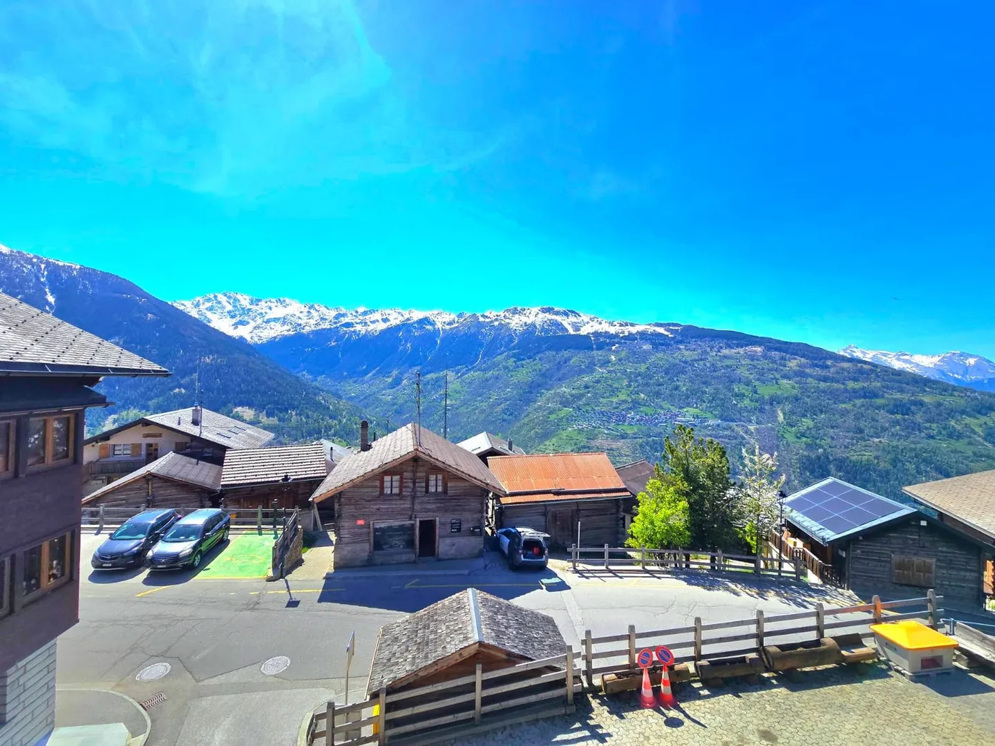Appartement charmant avec 4 pièces et cheminée à Suen (Saint-Martin), Val d'Hérens - Photo 3 sur 15