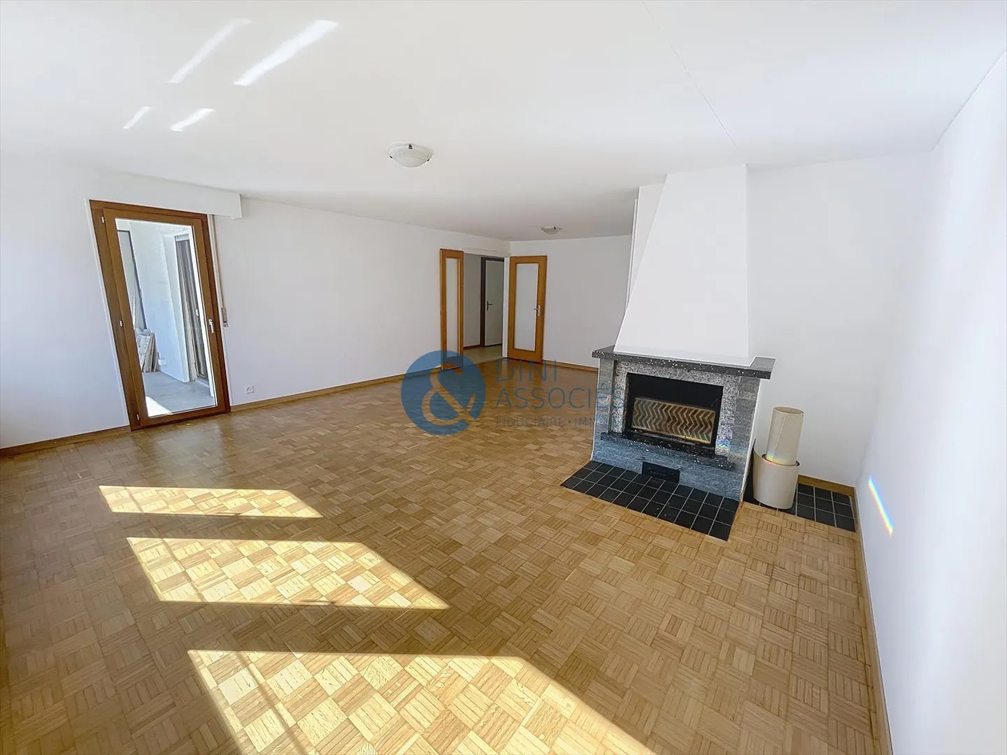4.5 Room Apartment - Photo 1 of 11
