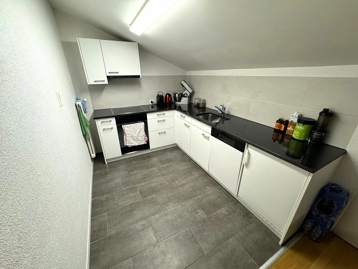 Appartamento mansardato di 1,5 stanze all'ultimo piano (NESSUN ASCENSORE) - Foto 4 di 4