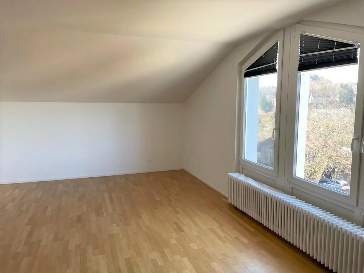 Appartamento mansardato di 1,5 stanze all'ultimo piano (NESSUN ASCENSORE) - Foto 2 di 4