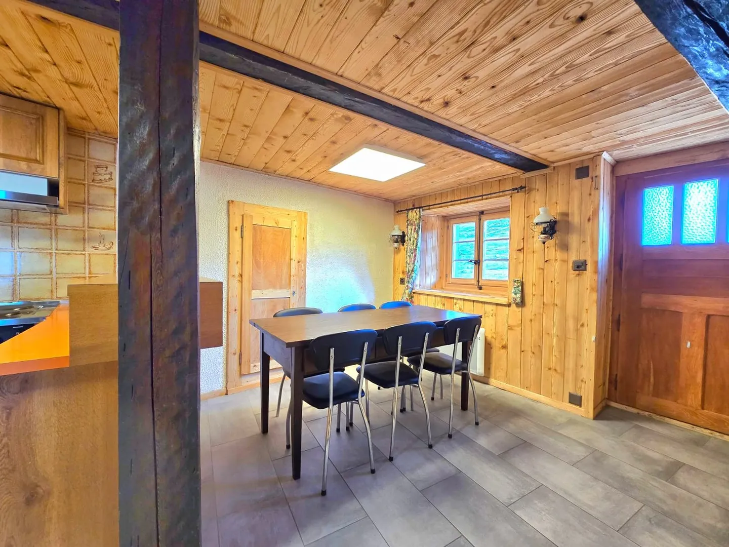Appartement charmant avec 4 pièces et cheminée à Suen (Saint-Martin), Val d'Hérens - Photo 7 sur 15