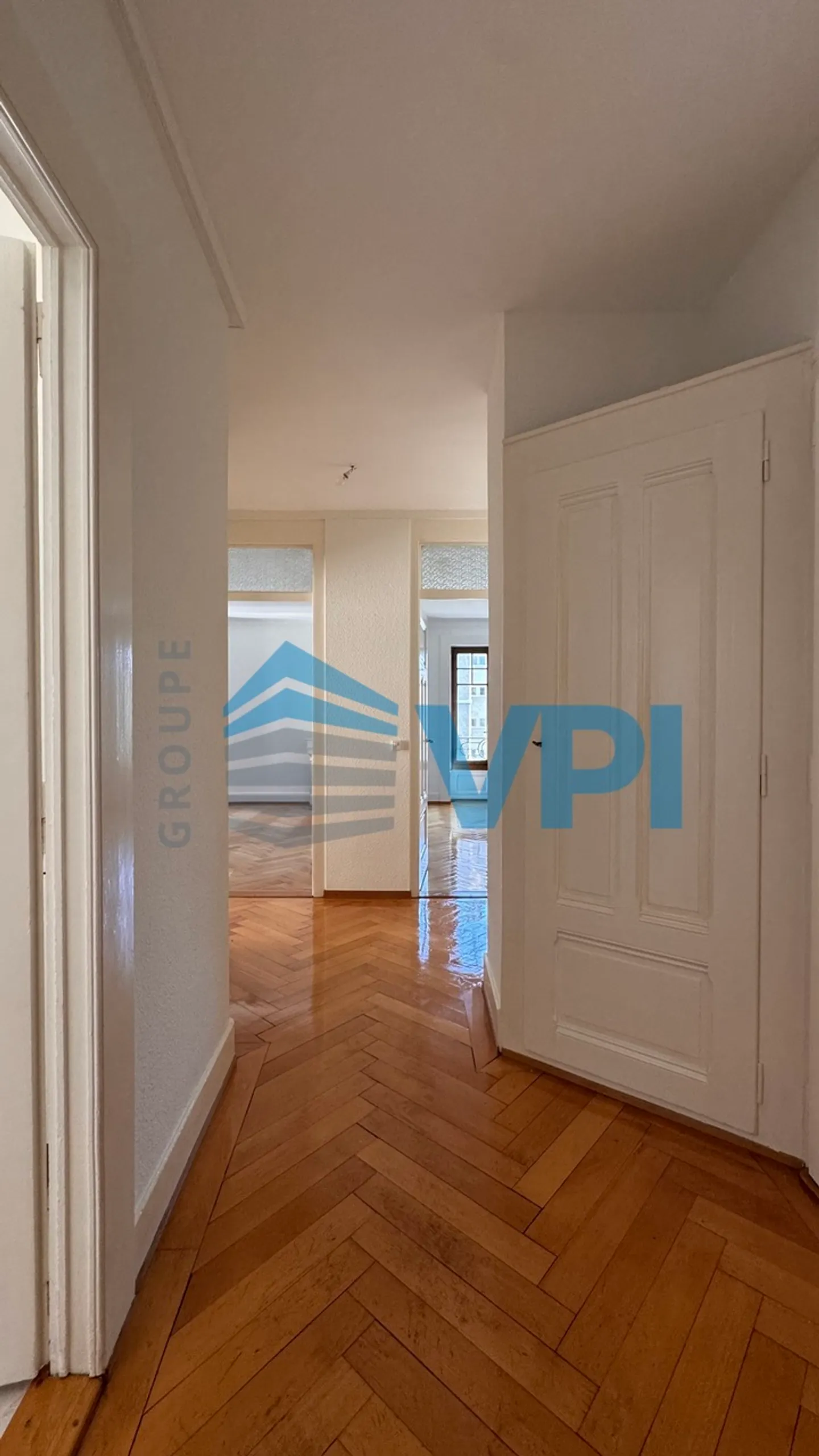 Appartement élégant de 5 pièces - Photo 7 sur 8