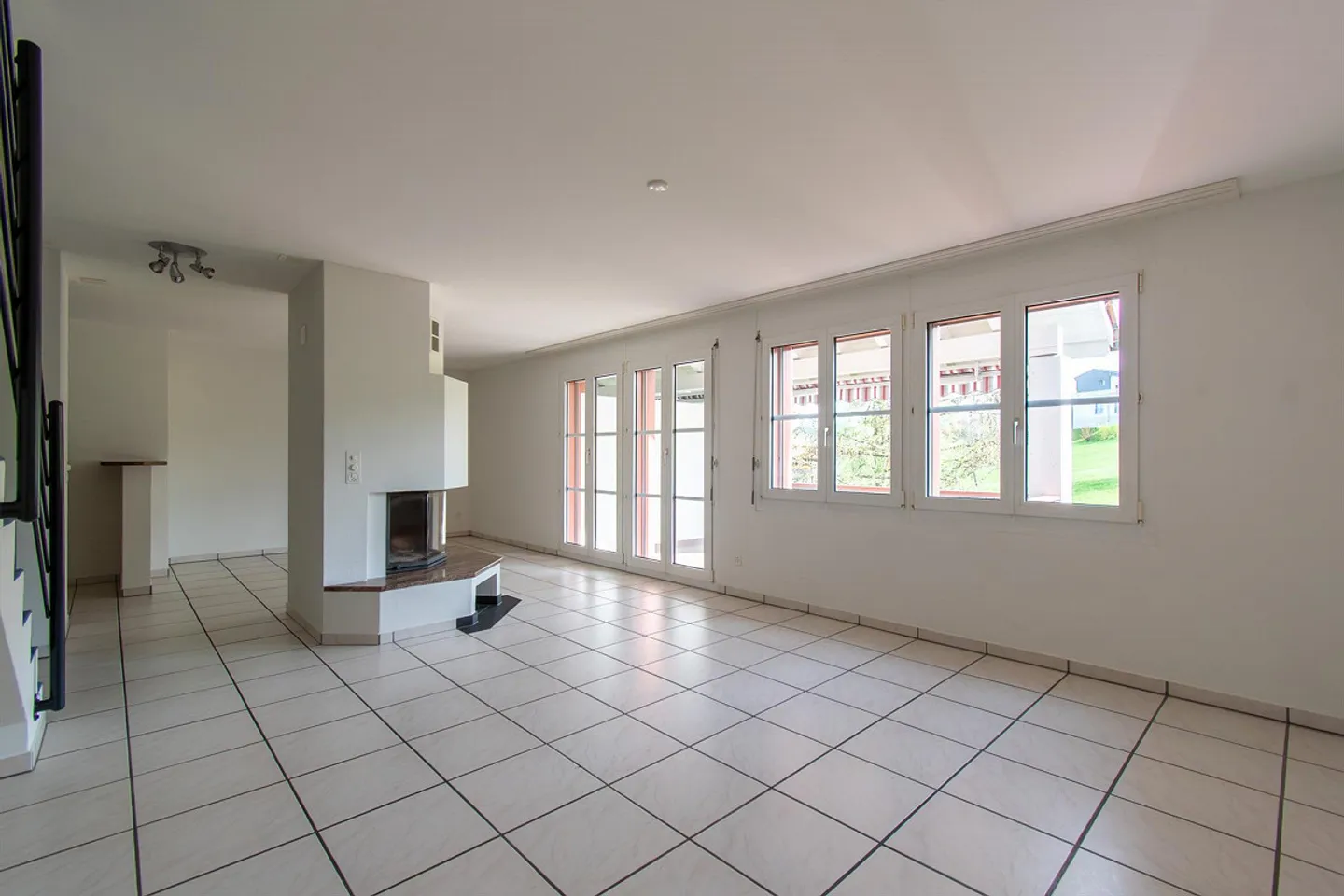 Appartamento maisonette attraente di 5,5 stanze con balcone - Foto 2 di 26