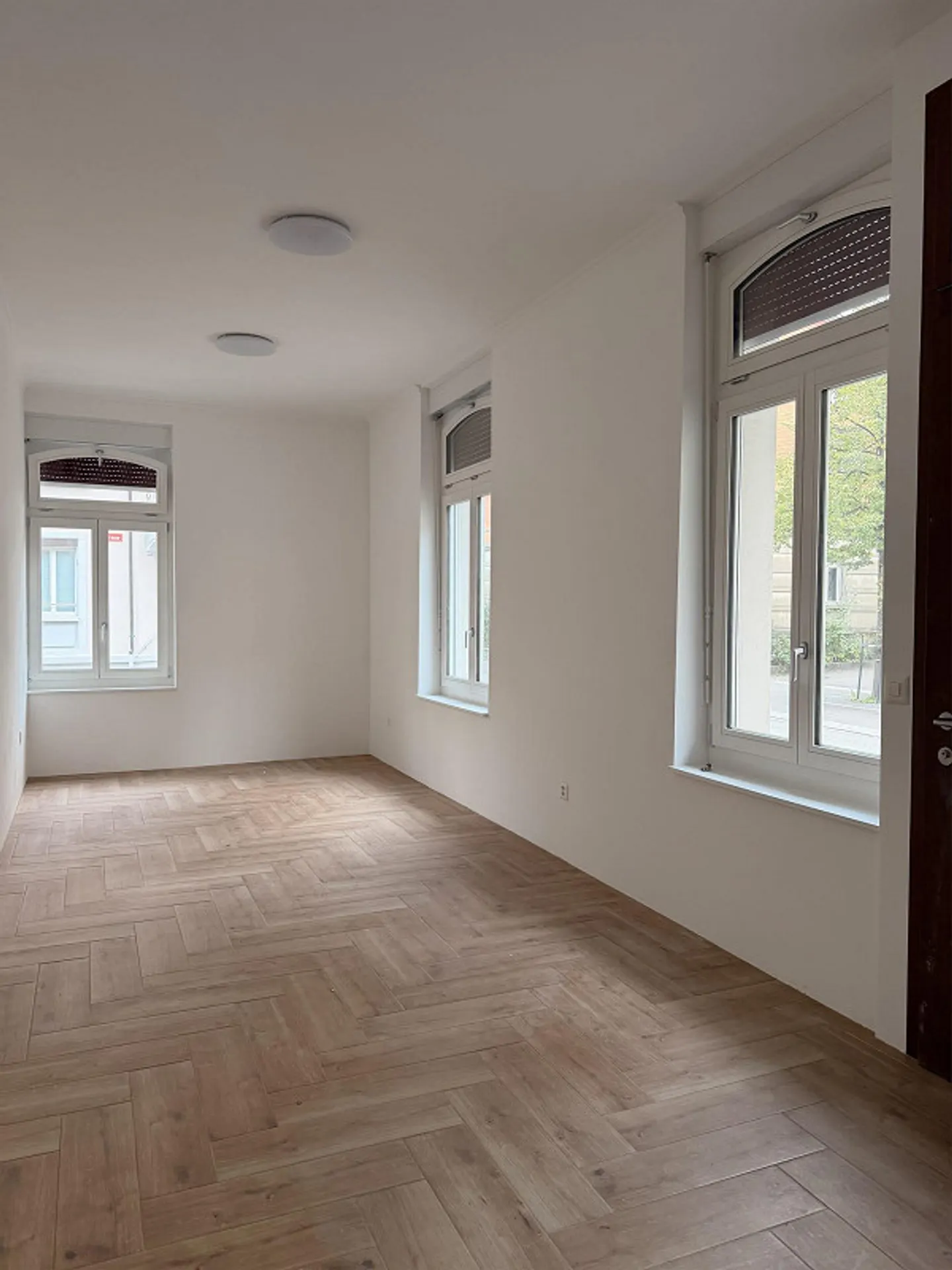 Freshly renovated commercial/shop space in a central location in Rorschach - Photo 2 of 3