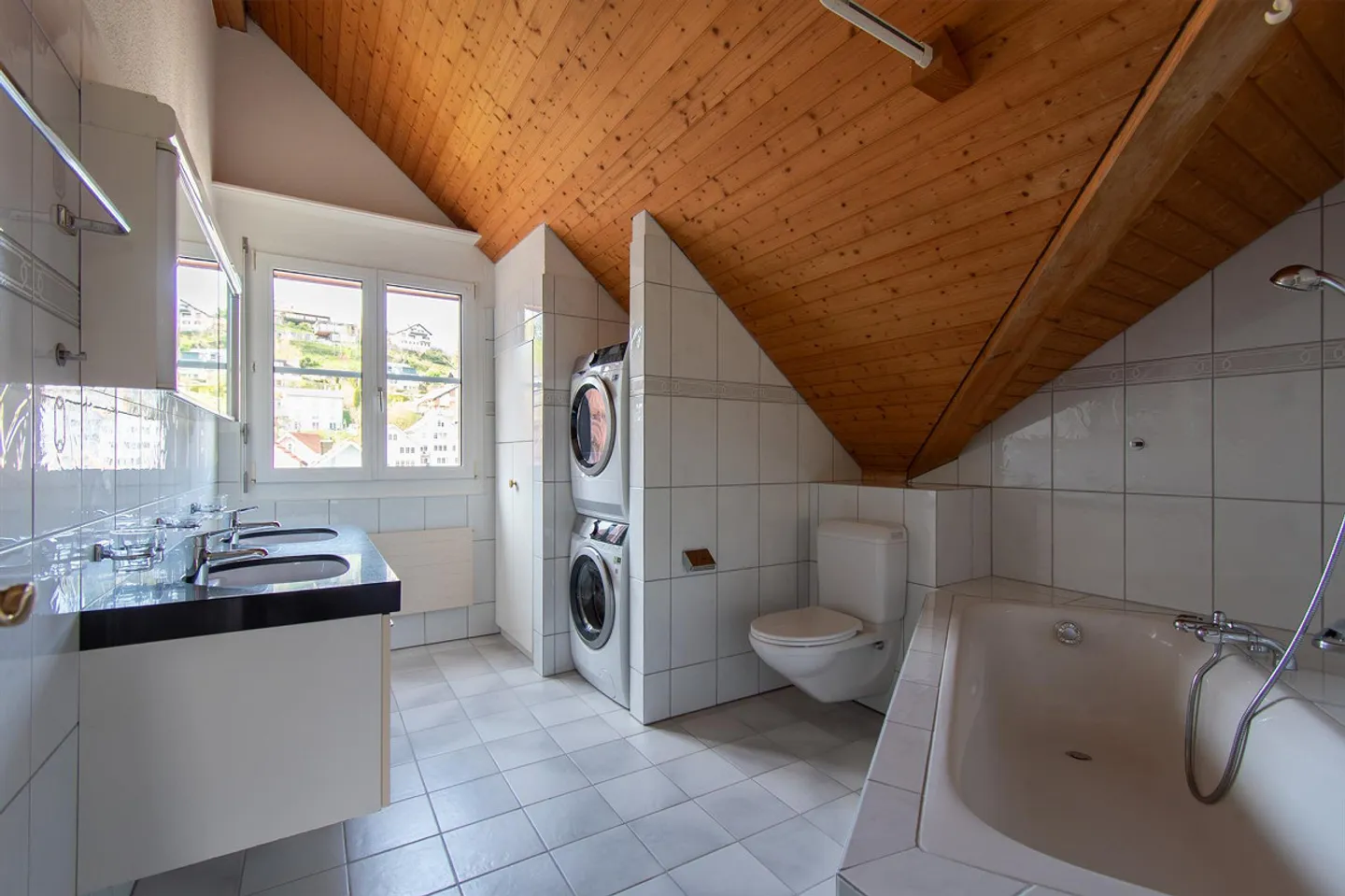 Appartamento maisonette attraente di 5,5 stanze con balcone - Foto 15 di 26