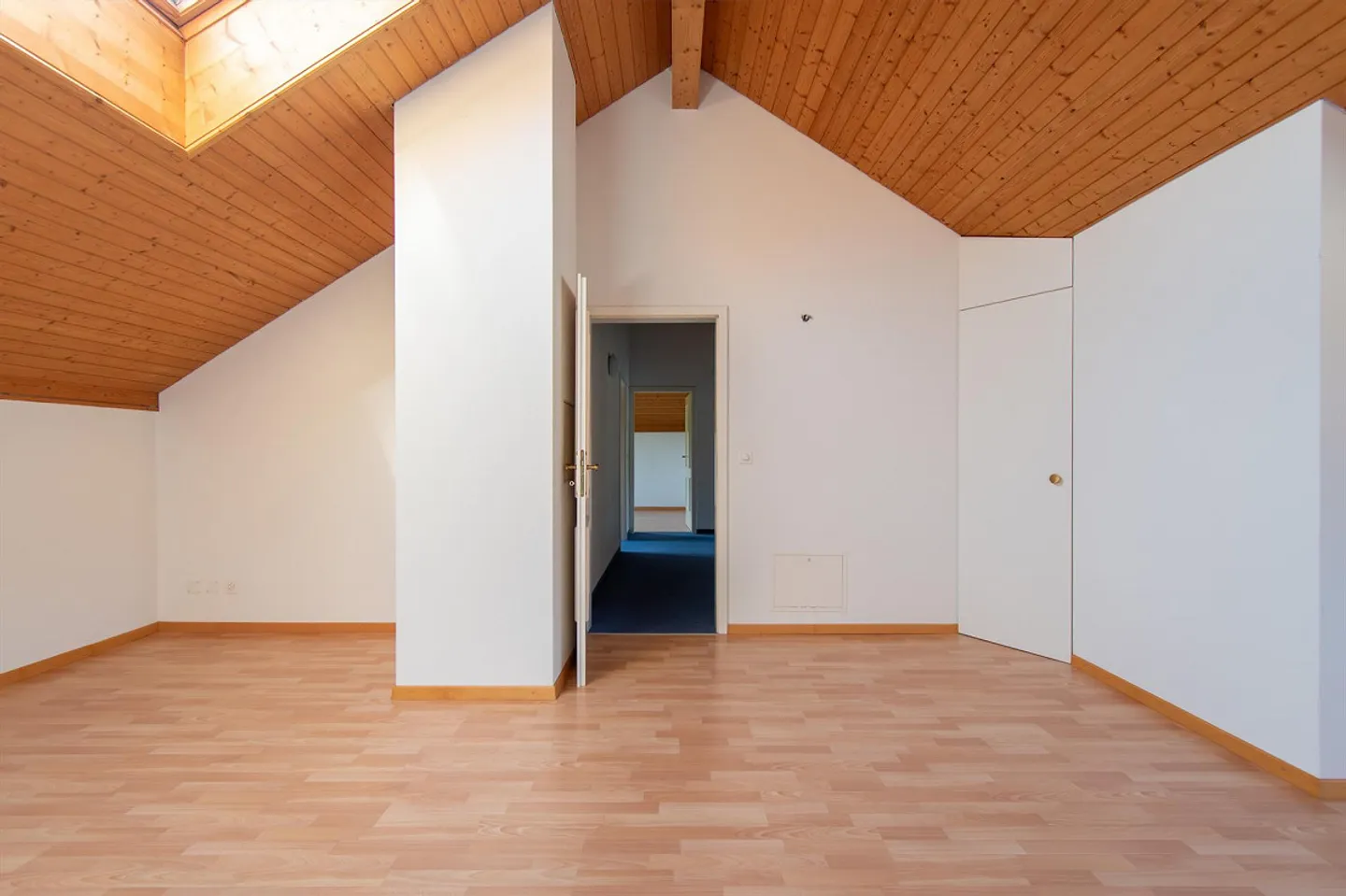 Appartamento maisonette attraente di 5,5 stanze con balcone - Foto 16 di 26