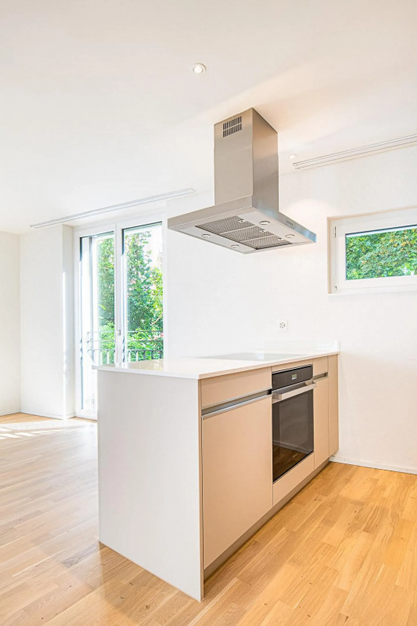 Modern 2.5-room apartment in the heart of Neuhausen! - Photo 3 of 11