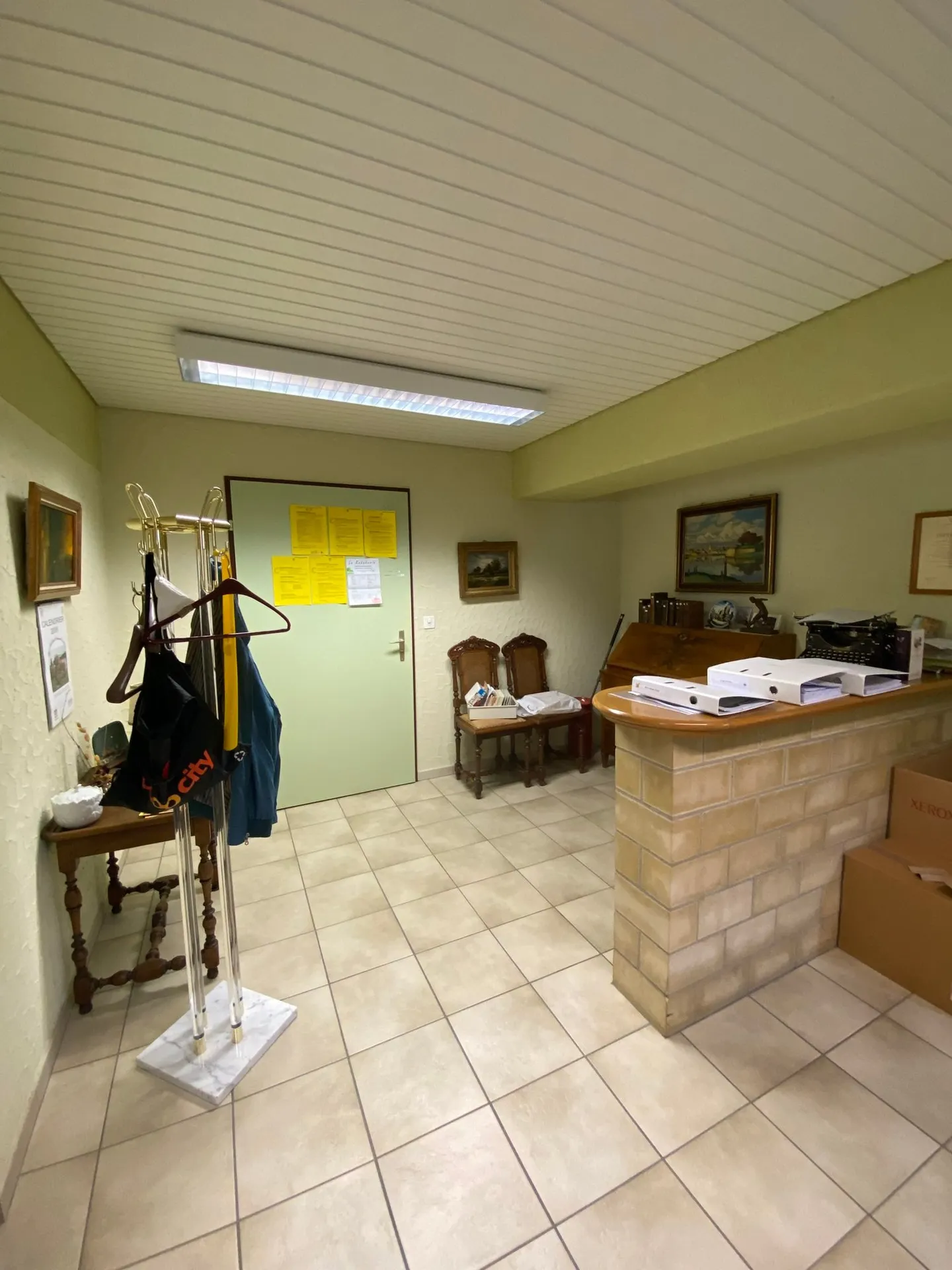 Locaux à louer, idéaux pour bureau / salon de beauté - Photo 2 sur 11