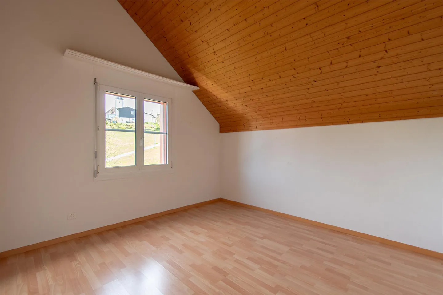 Appartamento maisonette attraente di 5,5 stanze con balcone - Foto 22 di 26