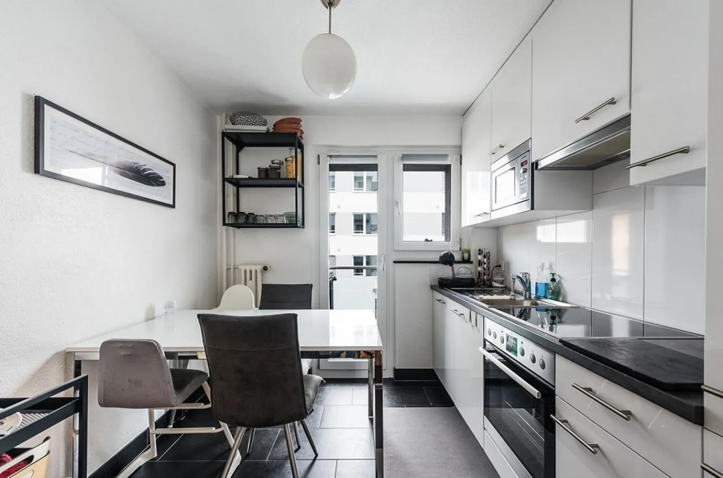 3.5 Room Apartment - Near the Lake - Ideal for Singles, Couples or Small Families - Photo 3 of 6