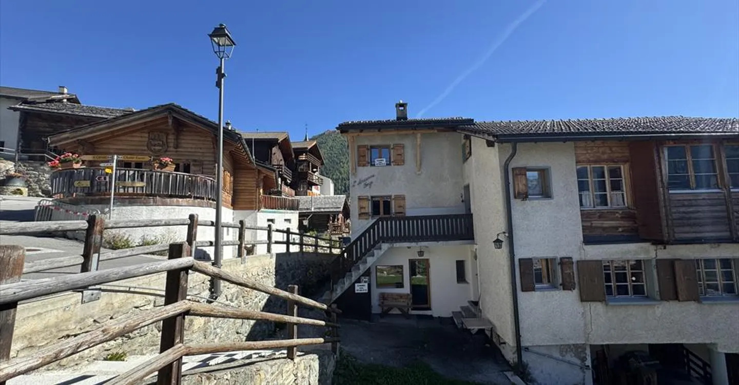 Triplex in una casa di villaggio - Foto 1 di 11