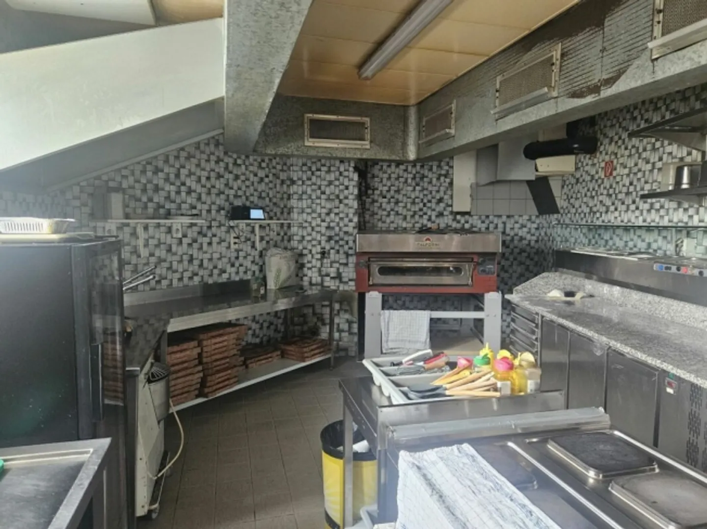 Pizzeria con Appartamento - Foto 5 di 6