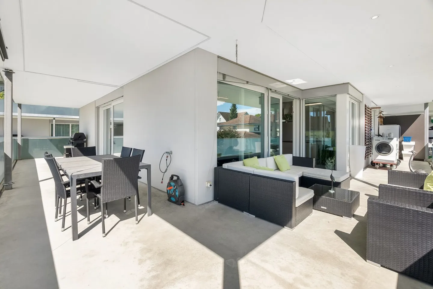 Più spazio per vivere: Ampio appartamento di 4,5 stanze con balcone di 61 m2 - Foto 5 di 12