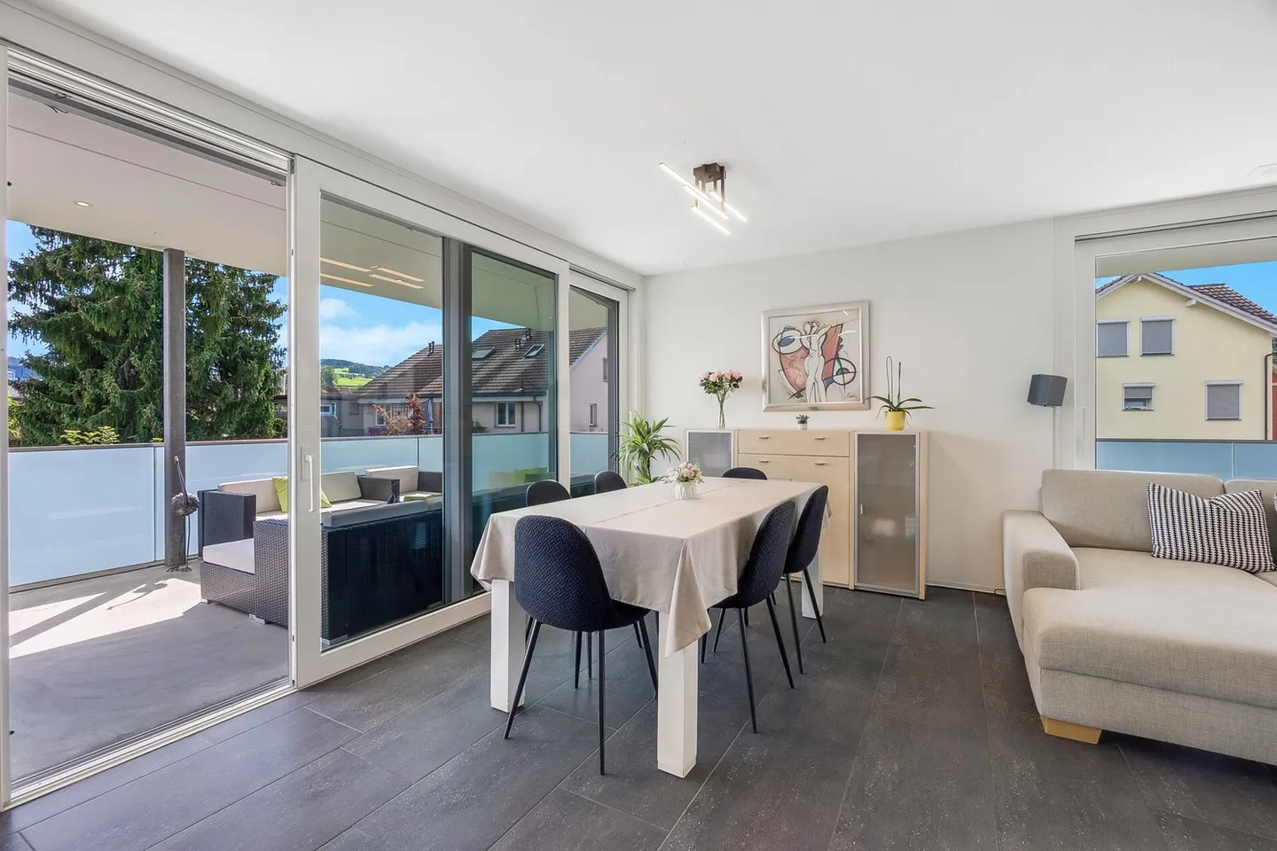 Più spazio per vivere: Ampio appartamento di 4,5 stanze con balcone di 61 m2 - Foto 7 di 12