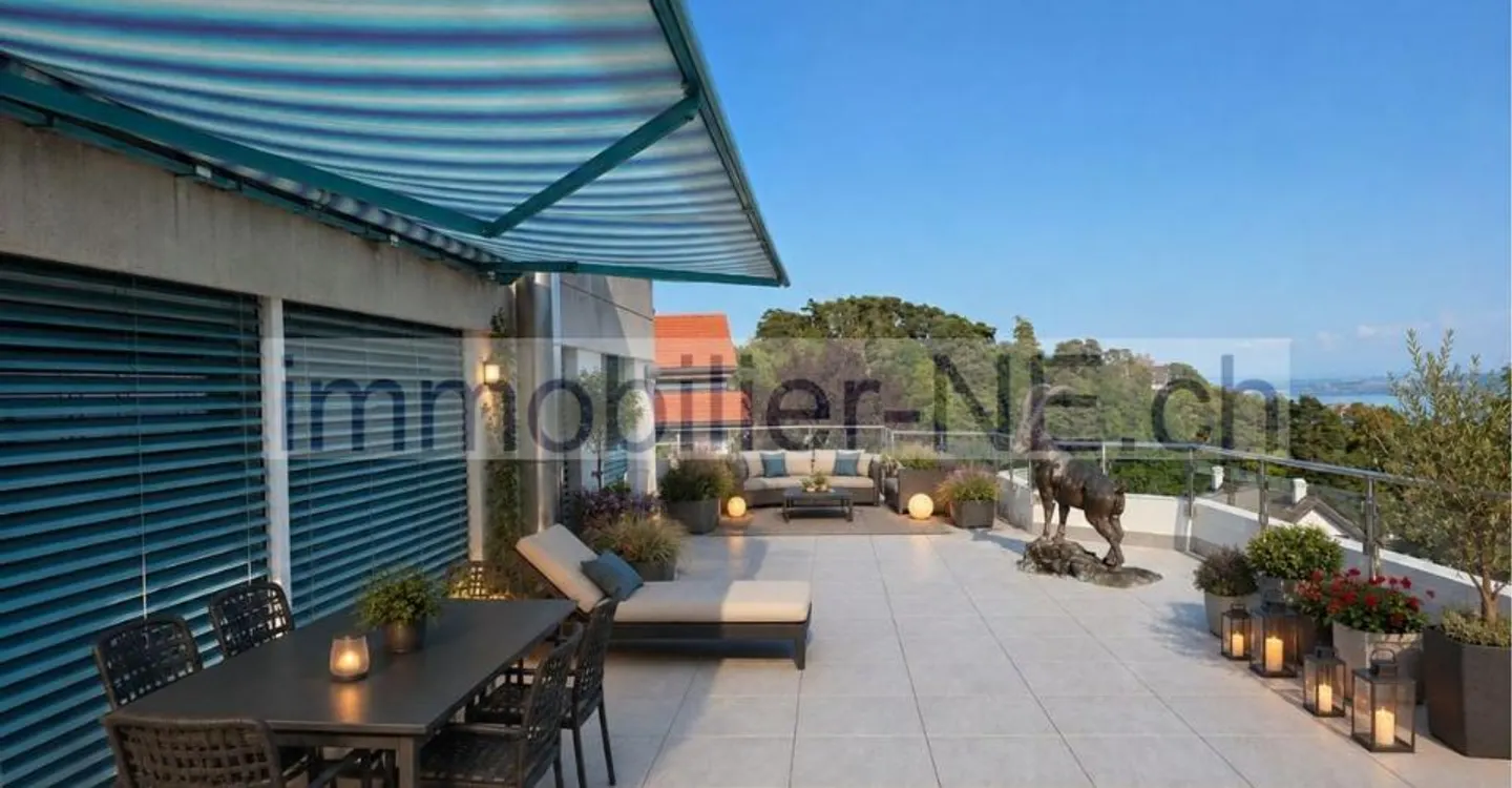 Beeindruckende Villa mit Seeblick - Foto 1 von 11