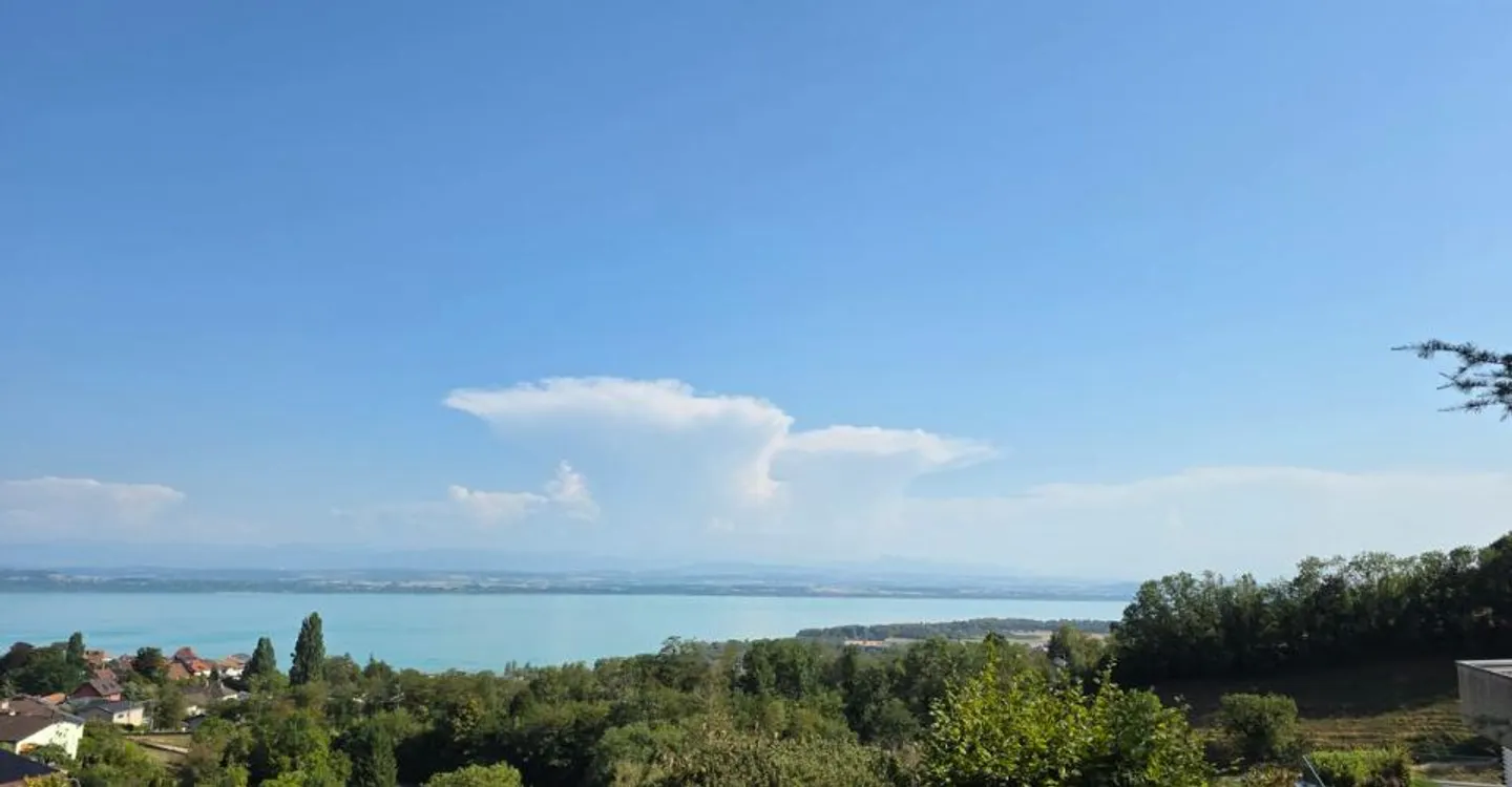 Beeindruckende Villa mit Seeblick - Foto 3 von 11
