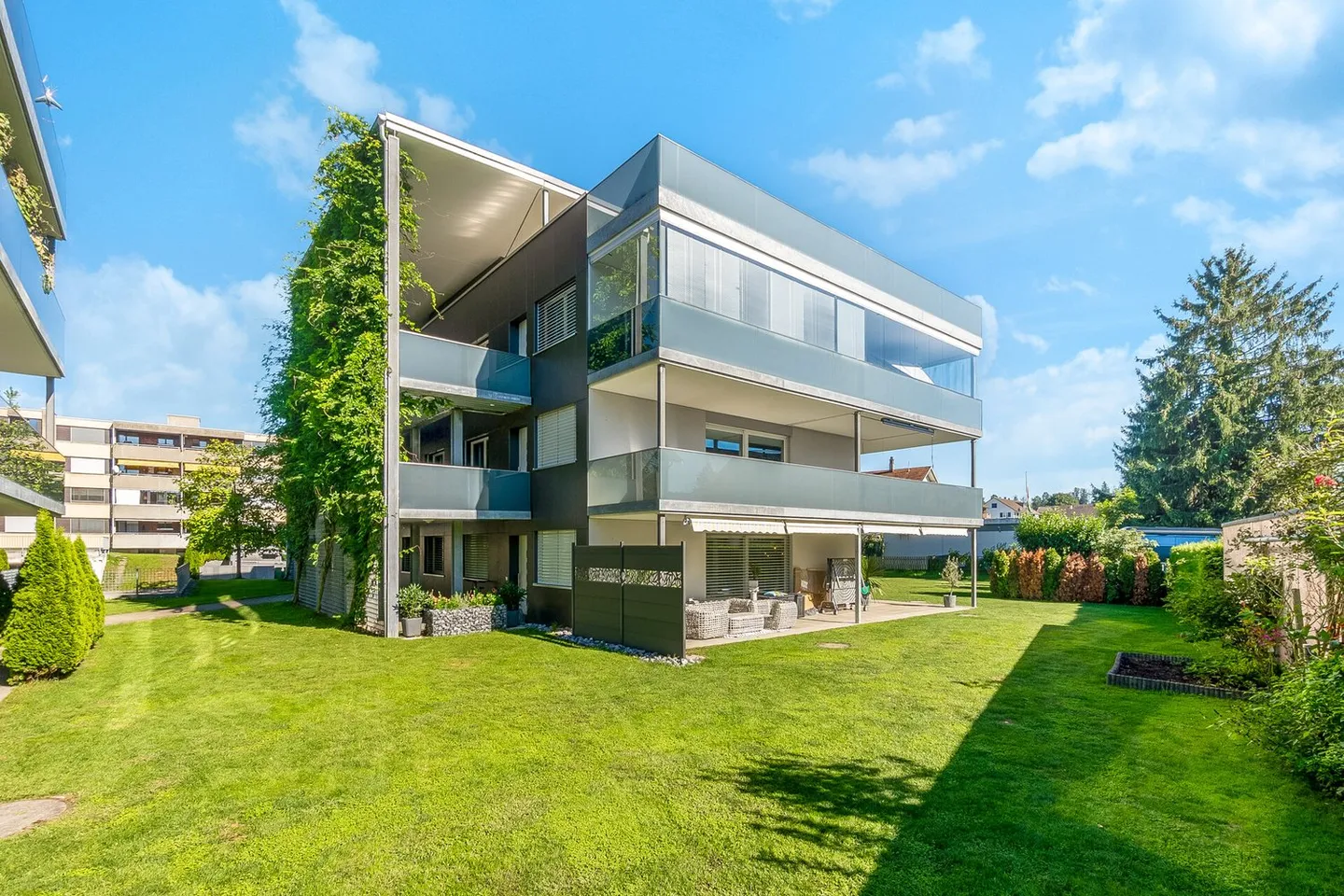 Più spazio per vivere: Ampio appartamento di 4,5 stanze con balcone di 61 m2 - Foto 1 di 12