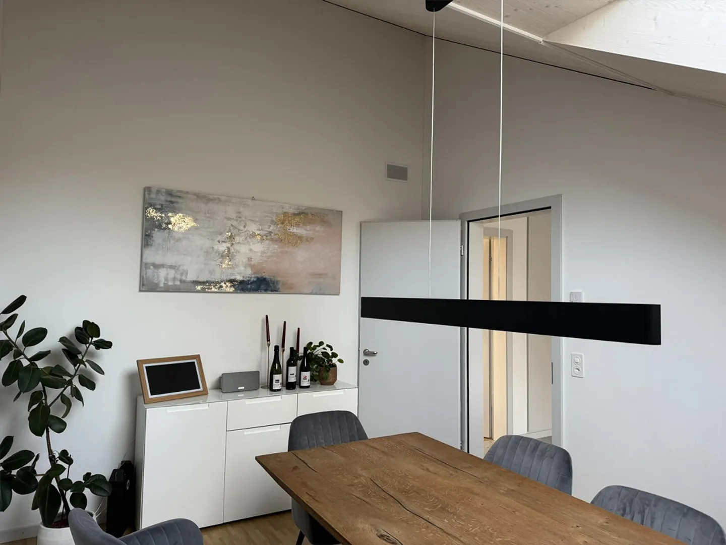 Freshly renovated 4.5-room apartment in a central location - Photo 6 of 15