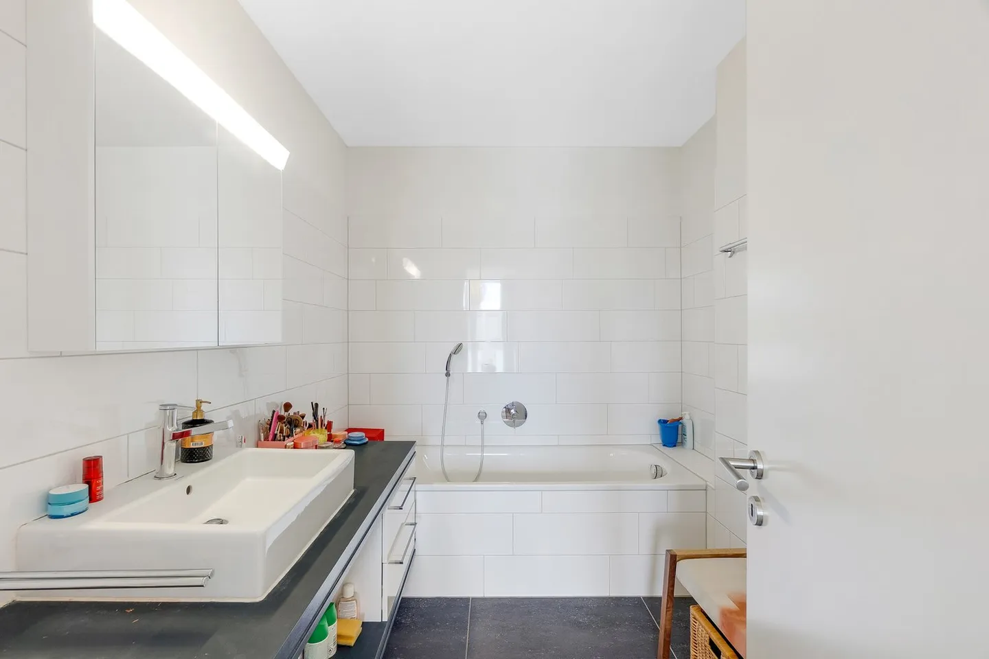 Più spazio per vivere: Ampio appartamento di 4,5 stanze con balcone di 61 m2 - Foto 11 di 12