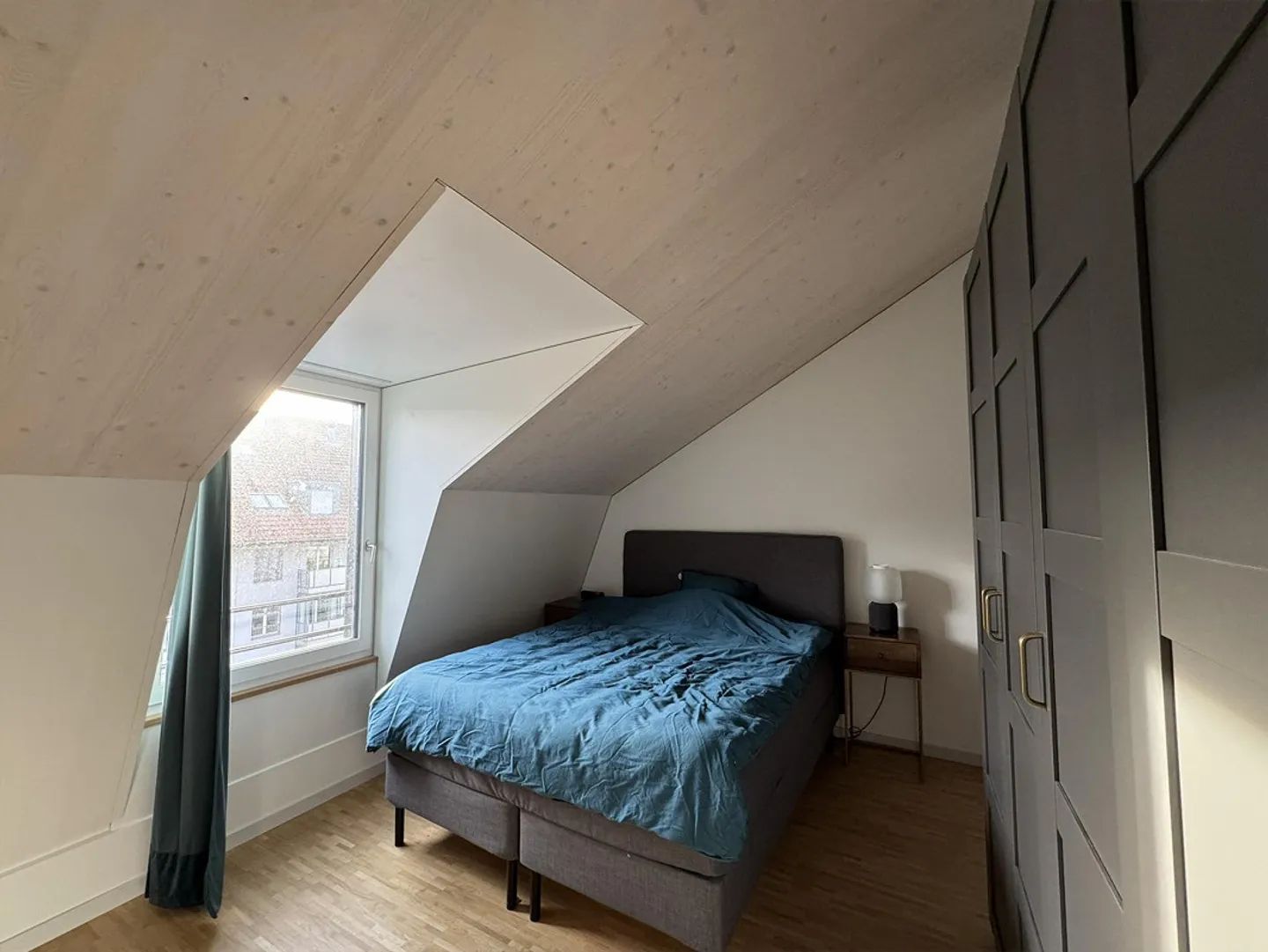 Freshly renovated 4.5-room apartment in a central location - Photo 10 of 15