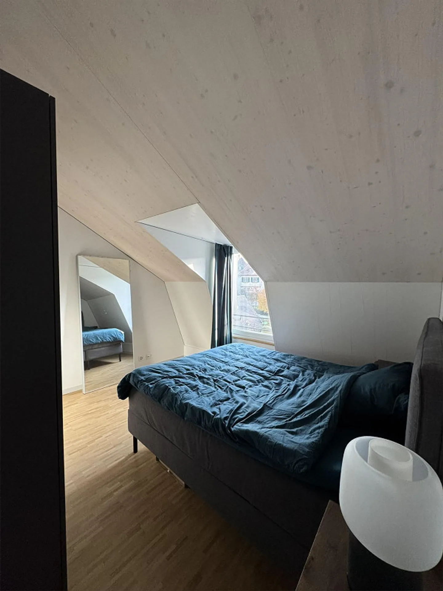 Freshly renovated 4.5-room apartment in a central location - Photo 11 of 15