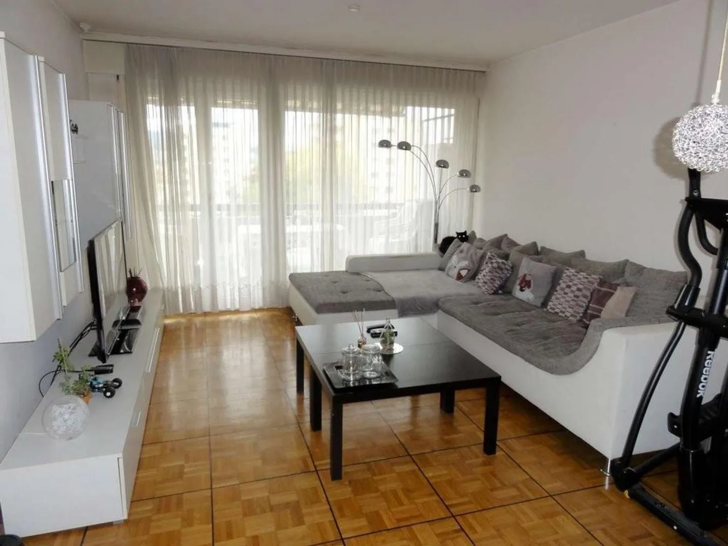Beaumont - Edificio con piscina, ideale per una famiglia - Foto 3 di 7